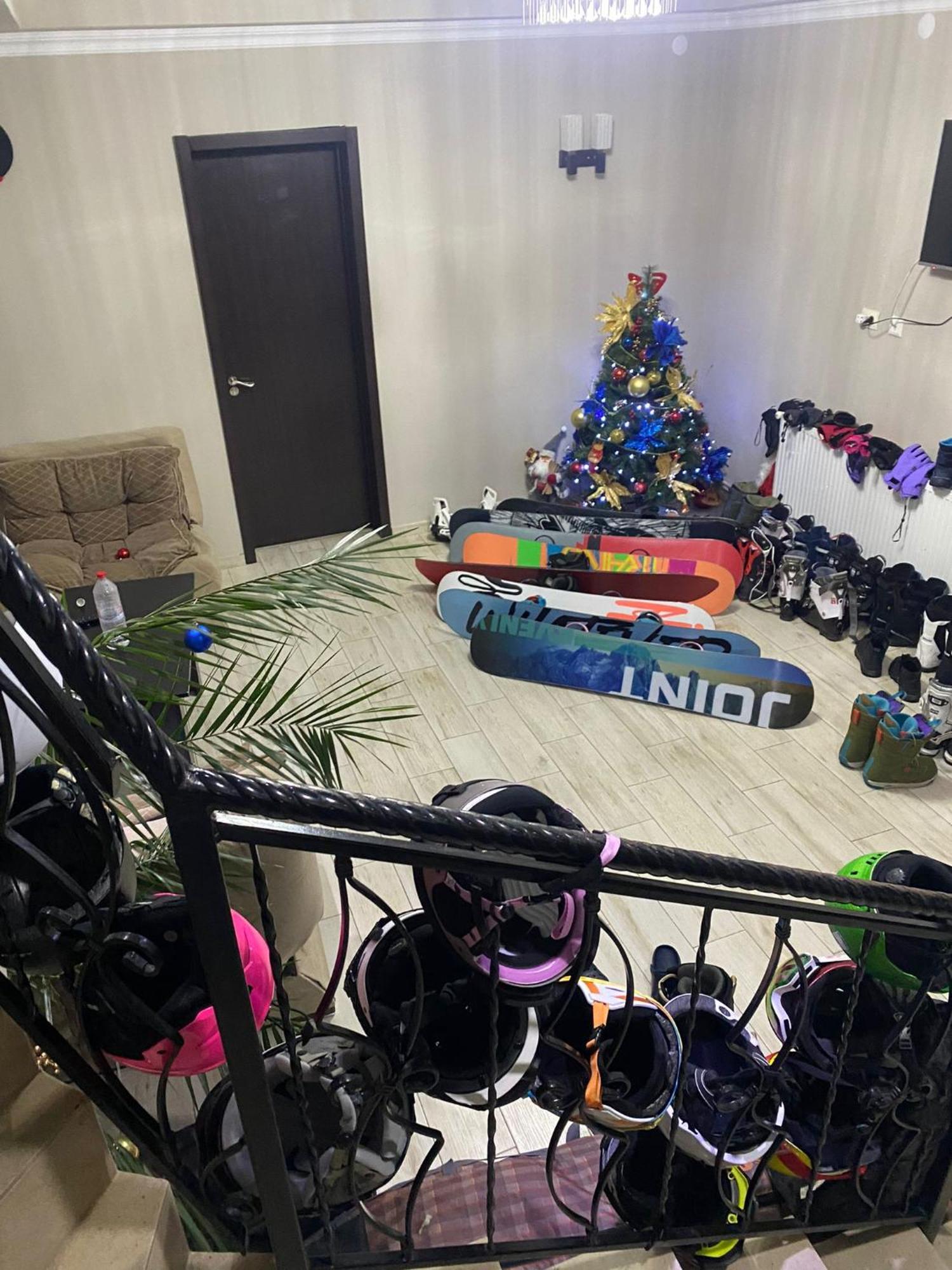 Roza'S Guest House Местия Екстериор снимка